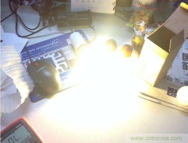 拆解對比:4元 VS 30+元LED照明燈