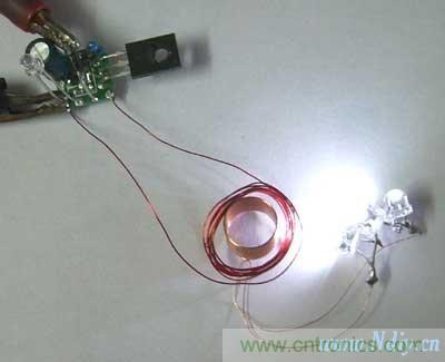 DIY:簡單但神奇的無線供電套件