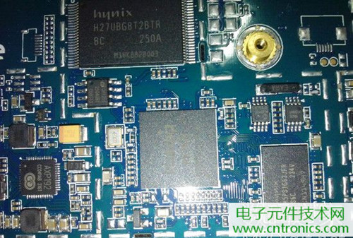 不怕摔的電紙書！一款柔性屏電子書閱讀器拆解