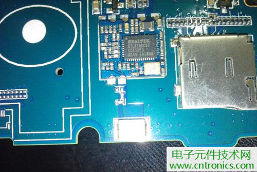 不怕摔的電紙書！一款柔性屏電子書閱讀器拆解