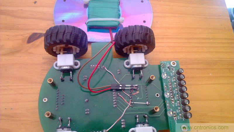 牛人力作！PCB版藍牙智能小車DIY