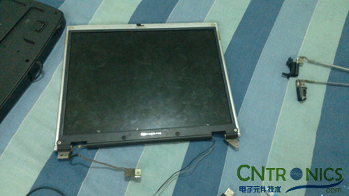 創意DIY：將筆記本大卸八塊做成臺式機！