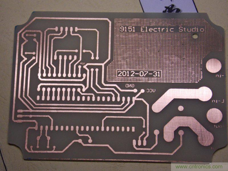 牛人全手工DIY：微電腦智能溫控市電開(kāi)關(guān)