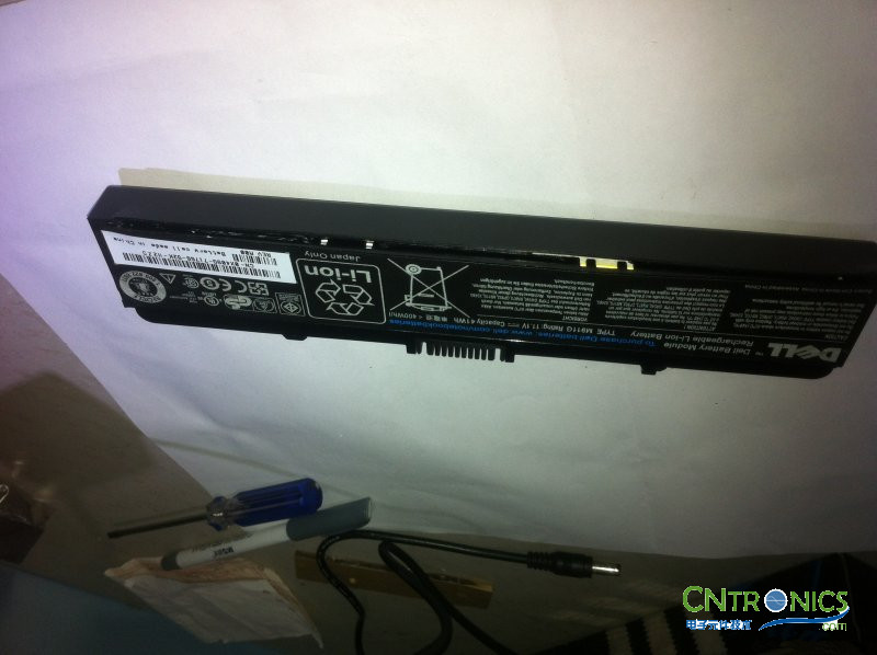 不一樣的DELL筆記本電池拆解小竅門(mén)!
