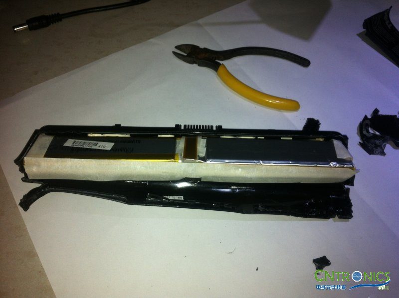 不一樣的DELL筆記本電池拆解小竅門(mén)!