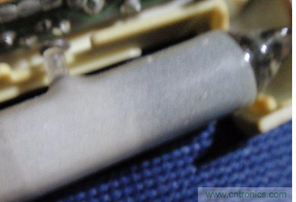 燈管，一頭黑了無法修復(fù)了