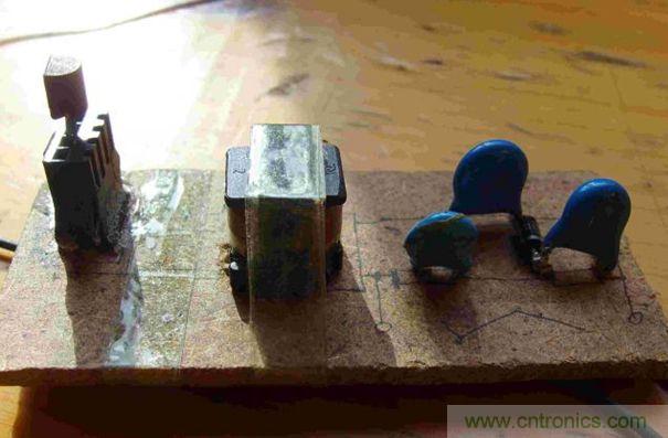 DIY單管自激,領(lǐng)略高壓電火花風(fēng)采