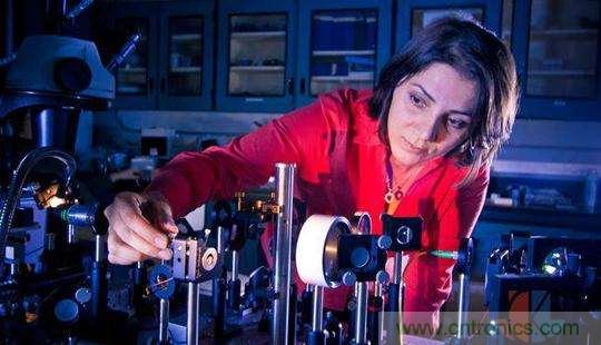 從原理及實現(xiàn)，看&ldquo;光腦&rdquo;的性能如何把&ldquo;電腦&rdquo;秒成渣！