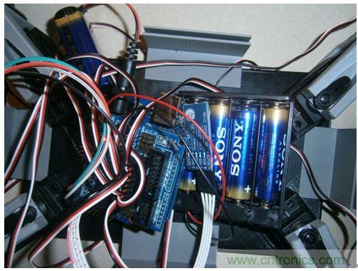 想要DIY一個會打招呼的超萌機器人嗎？猛戳這里