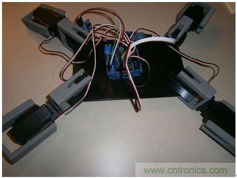 想要DIY一個會打招呼的超萌機器人嗎？猛戳這里