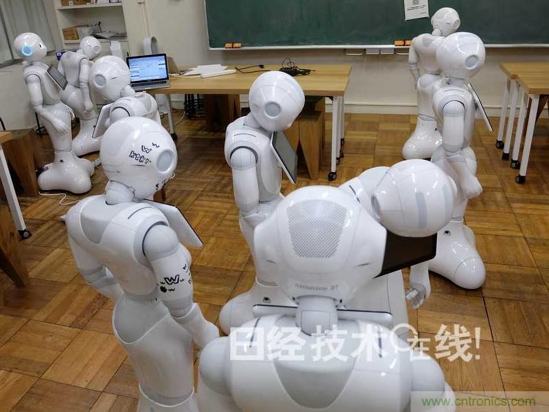 拆解筆記本不過癮，那就來拆拆日本情感機器人吧！