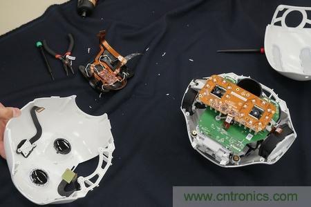 拆解筆記本不過癮，那就來拆拆日本情感機器人吧！