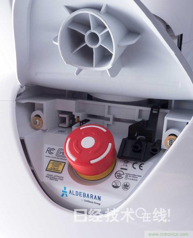 拆解筆記本不過癮，那就來拆拆日本情感機器人吧！