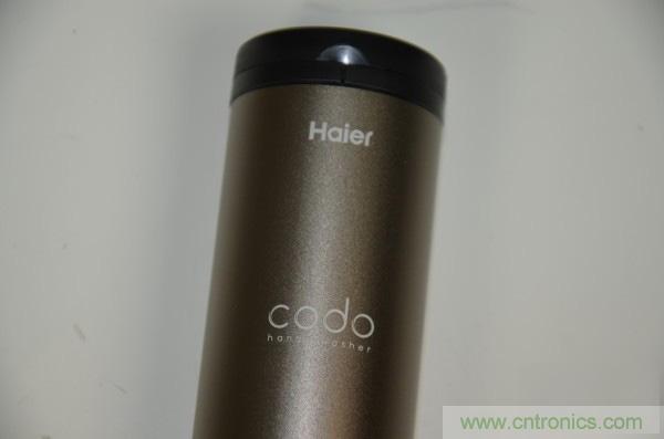 只有奶瓶大小的閃電去漬小神器 &mdash;&mdash;海爾咕咚手持式洗衣機