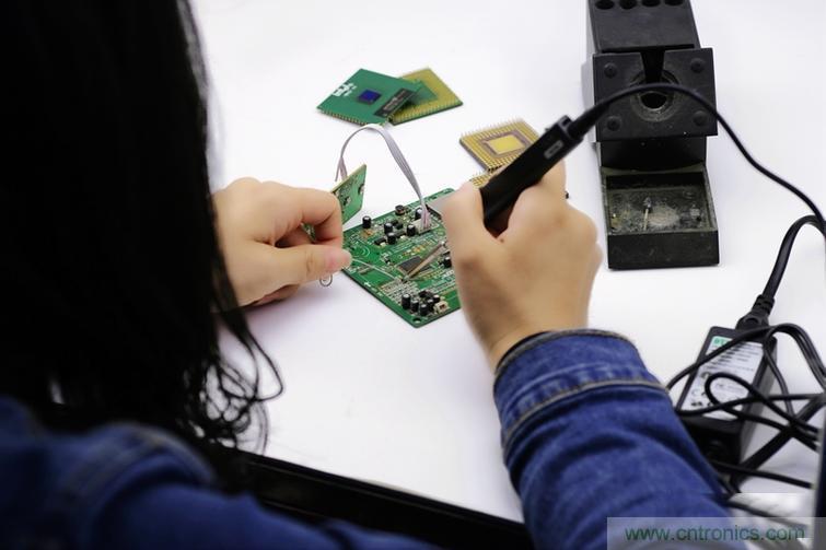 一款能喚起 70 后工程師朋友&ldquo;童年趣事&rdquo;的迷你電烙鐵！