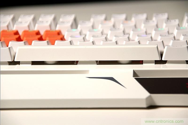 曾經的網吧統治者&mdash;雙飛燕血手幽靈機械鍵盤，真世界最快？