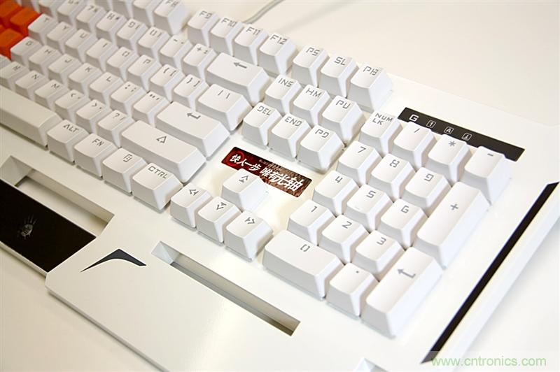 曾經的網吧統治者&mdash;雙飛燕血手幽靈機械鍵盤，真世界最快？