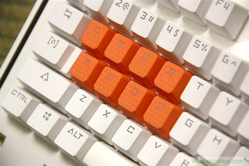 曾經的網吧統治者&mdash;雙飛燕血手幽靈機械鍵盤，真世界最快？