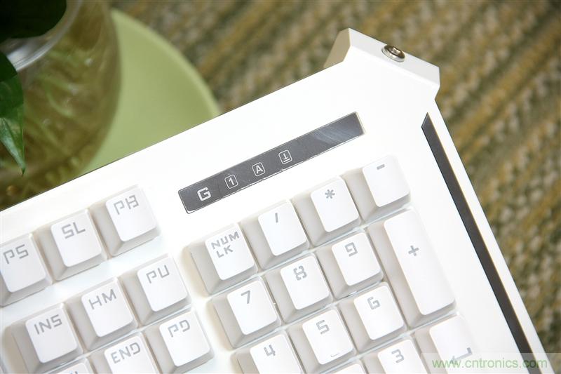 曾經的網吧統治者&mdash;雙飛燕血手幽靈機械鍵盤，真世界最快？