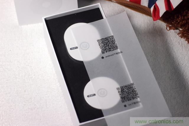 路由器也跟風(fēng)玩分體設(shè)計，你咋不上天呢？