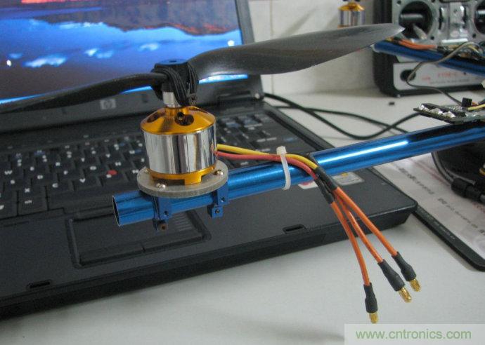 無人機 DIY 制作全過程，酷得不要不要的！