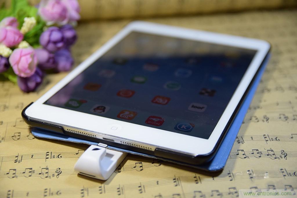 不越獄,就能隨意給iPad增容的影音娛樂利器