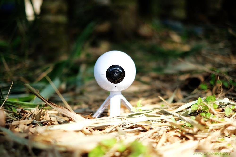 造型神似BB8,讓照片翻滾起來——暴風魔眼