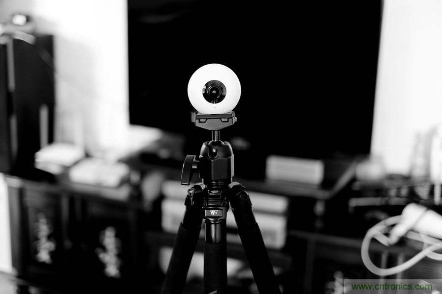 造型神似BB8,讓照片翻滾起來——暴風魔眼