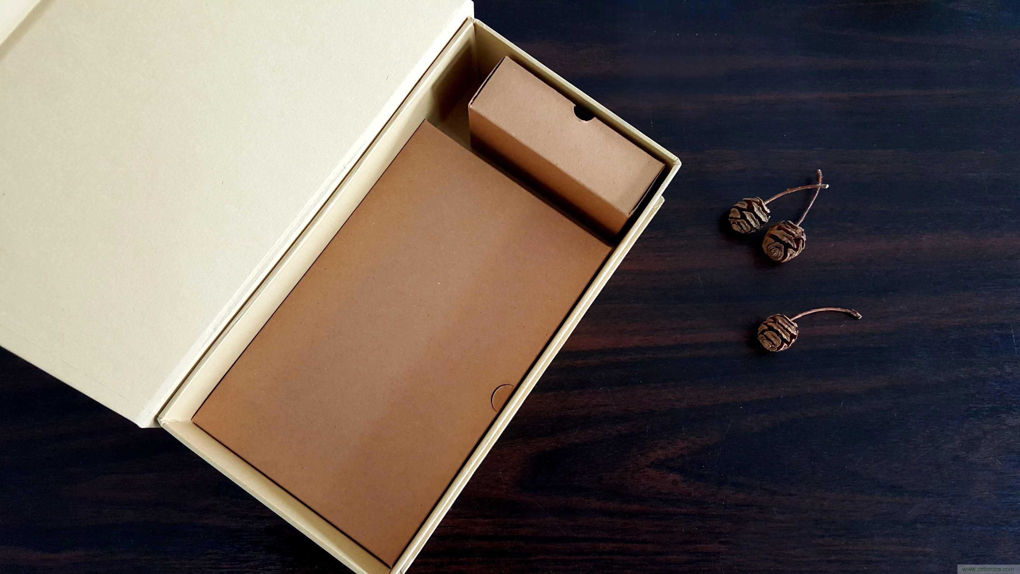 搞怪“美人魚”盡享靈克藍牙音箱的天籟之音!