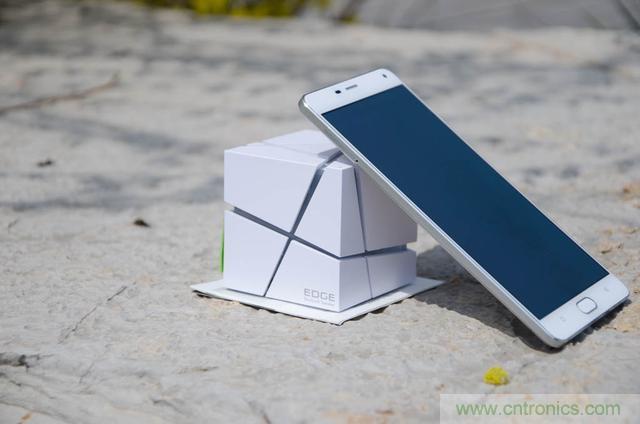 洛斐創意藍牙音箱,光與建筑點綴生活