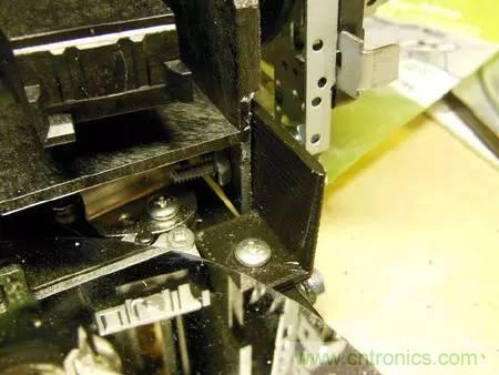 廢舊收音機(jī)如何變身成酷炫機(jī)器人？