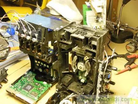 廢舊收音機(jī)如何變身成酷炫機(jī)器人？