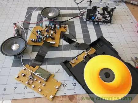 廢舊收音機(jī)如何變身成酷炫機(jī)器人？