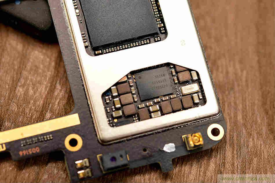 拆解魅族15 Plus：玩轉了新概念，但其工藝究竟如何？