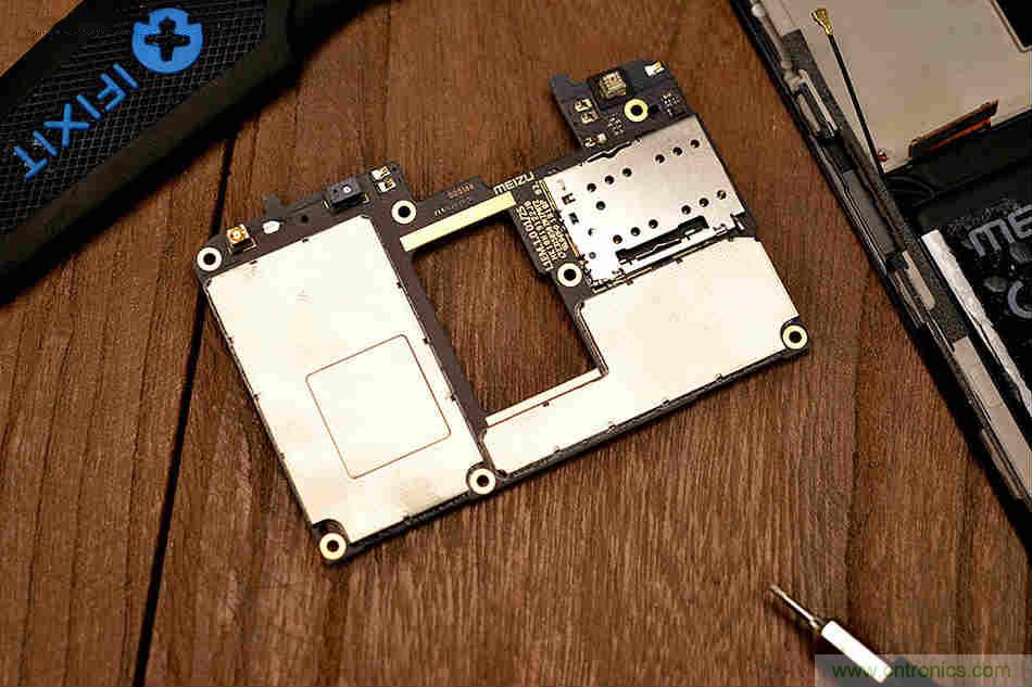 拆解魅族15 Plus：玩轉了新概念，但其工藝究竟如何？