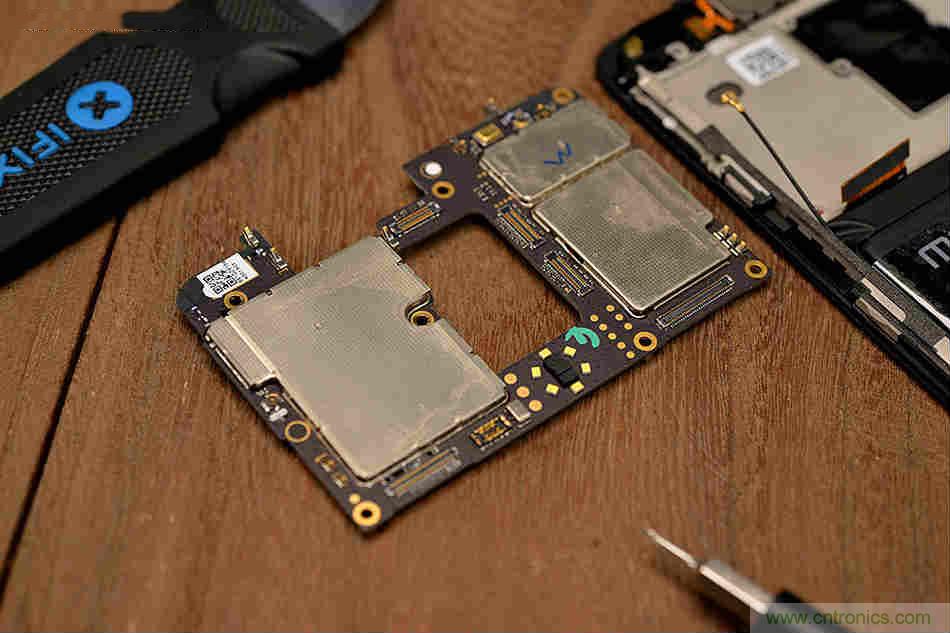 拆解魅族15 Plus：玩轉了新概念，但其工藝究竟如何？