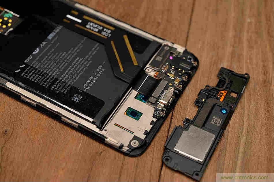 拆解魅族15 Plus：玩轉了新概念，但其工藝究竟如何？