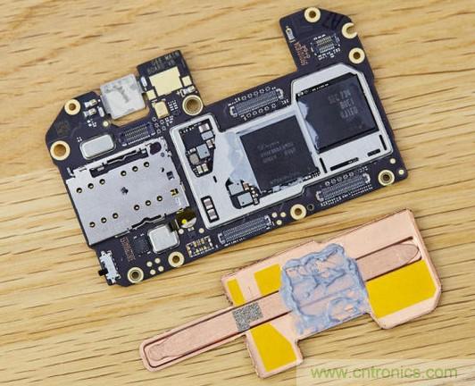 拆解黑鯊手機:多級直觸一體式液冷系統有什么門道?