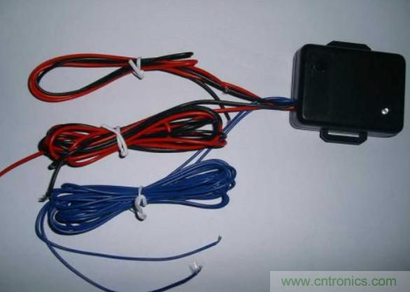 振動(dòng)傳感器的機(jī)電變換原理？主要的分類有哪些？