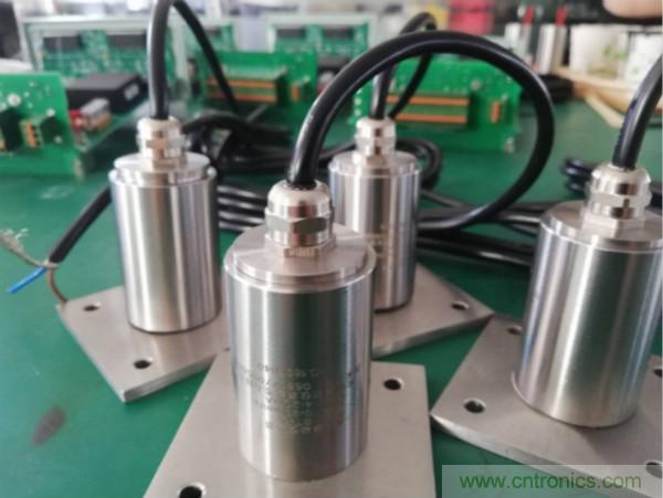 振動傳感器的機電變換原理？主要的分類有哪些？